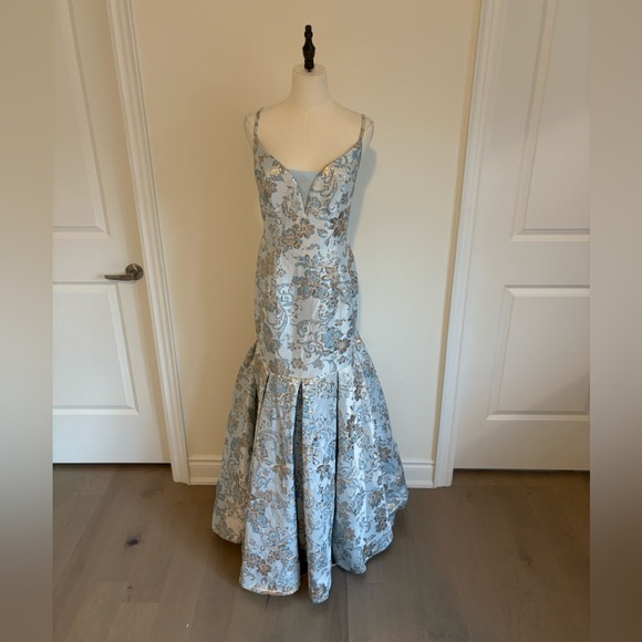 Elegant Floral Embroidered Prom Dress Evening Gown Periwinkle - Picture 4 of 11